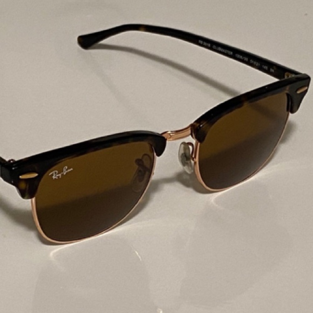 SOLD - Ray-Ban Authentic Clubmaster Tortoise Frame Sunglasses - GUC. - Picture 6 of 16